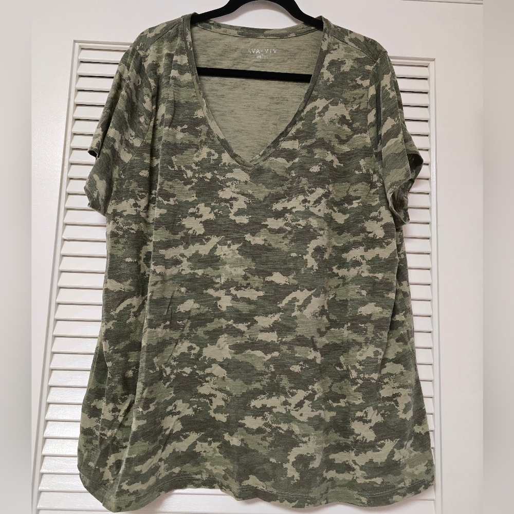Ava & Viv - (Plus-Size) Camo V-Neck Short-Sleeve Top